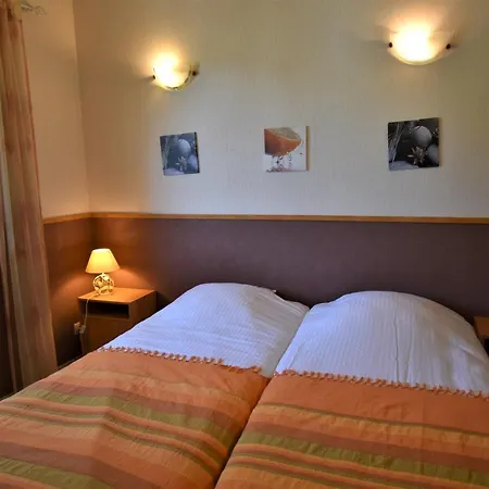 Vaujanylocations - Roches Grandes 47 Holiday home *
